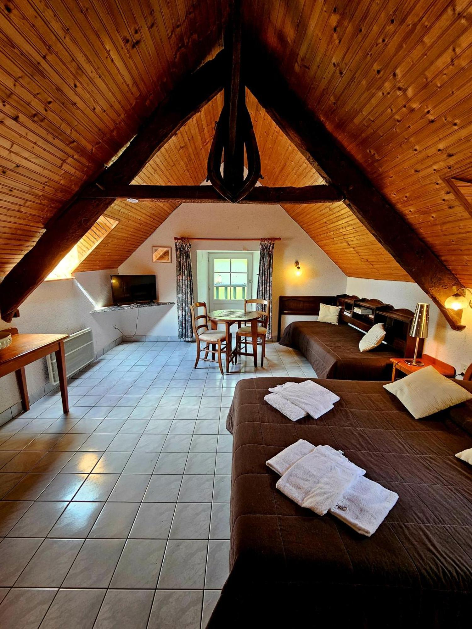 L'Auberge De La Porte Saint-Jouan-des-Guerets Room photo